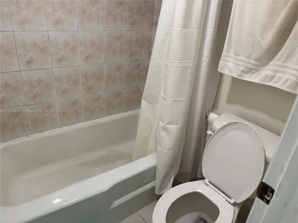 $2,400 | 10806 North Kendall Drive, Unit P26, Miami, FL 33176