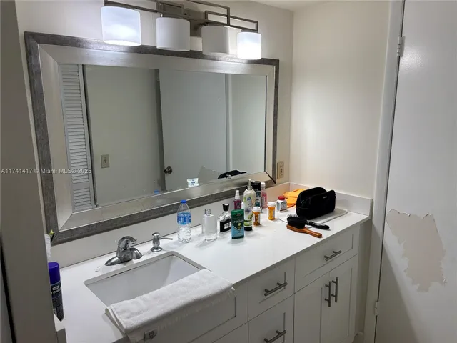 $2,400 | 10806 North Kendall Drive, Unit P26, Miami, FL 33176