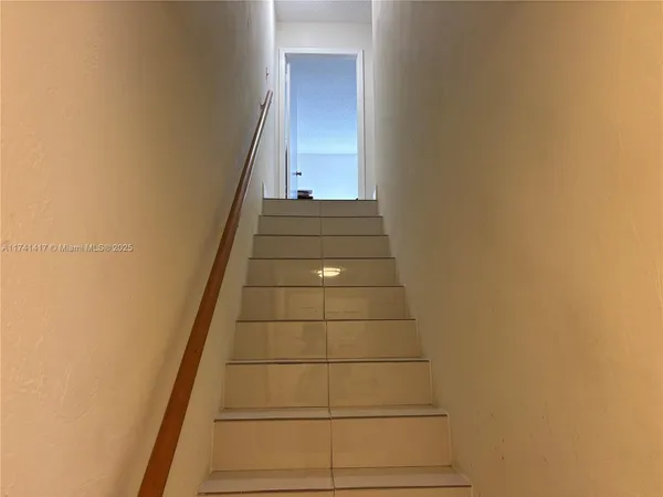 $2,400 | 10806 North Kendall Drive, Unit P26, Miami, FL 33176