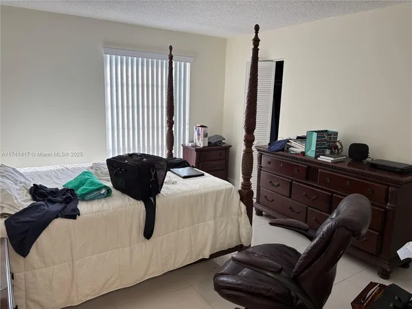 $2,400 | 10806 North Kendall Drive, Unit P26, Miami, FL 33176