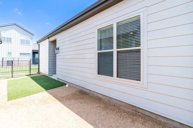 $2,031 | 1507 B Forward Drive, Little Elm, TX 75068