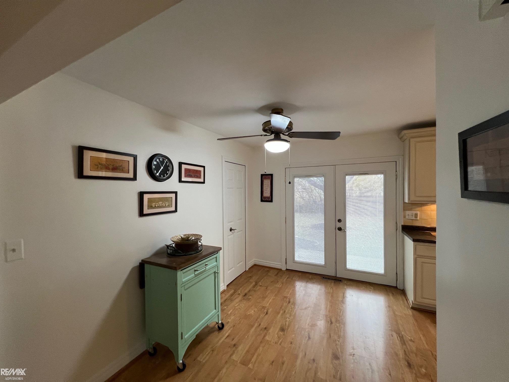 28790 Cotton Road New Baltimore, MI 48047 - Photo 15 of 33 Dining Room