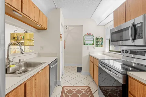 $350,000 | 11657 Northwest 11th Street, Pembroke Pines, FL 33026