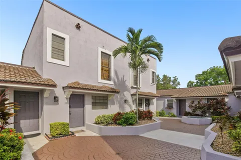 $350,000 | 11657 Northwest 11th Street, Pembroke Pines, FL 33026