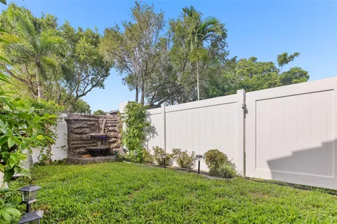 $350,000 | 11657 Northwest 11th Street, Pembroke Pines, FL 33026