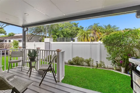 $350,000 | 11657 Northwest 11th Street, Pembroke Pines, FL 33026