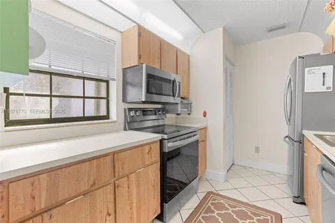 $350,000 | 11657 Northwest 11th Street, Pembroke Pines, FL 33026