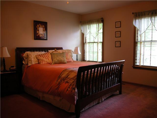 24 Forest Ridge Court Powell, OH 43065 - Photo 13 of 18