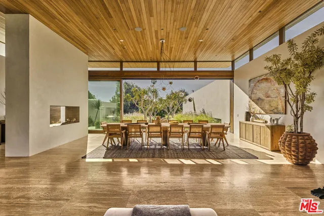 $21,500,000 | 28837 Selfridge Drive, Malibu, CA 90265