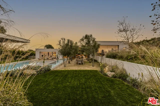 $21,500,000 | 28837 Selfridge Drive, Malibu, CA 90265