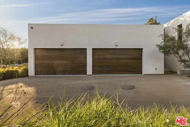 $21,500,000 | 28837 Selfridge Drive, Malibu, CA 90265