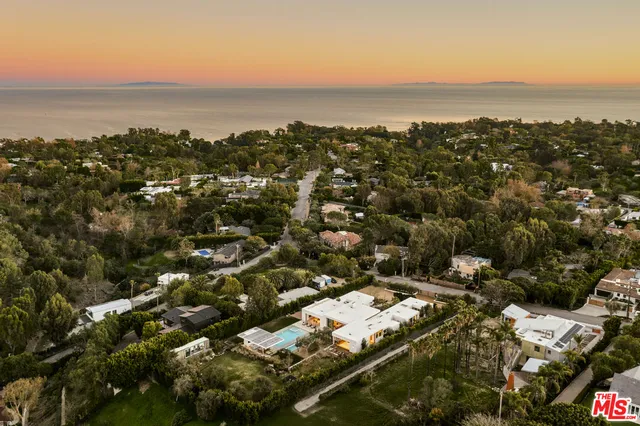 $21,500,000 | 28837 Selfridge Drive, Malibu, CA 90265