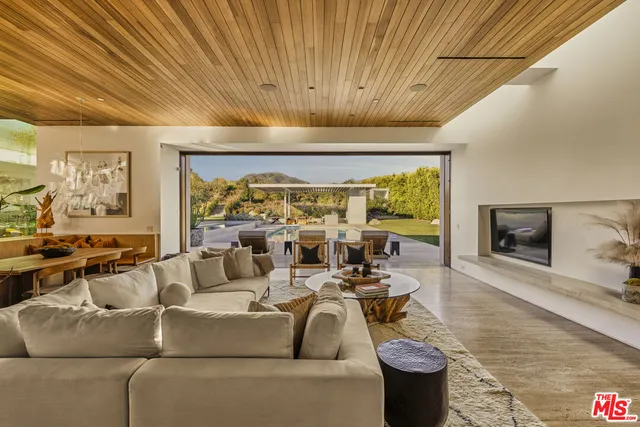 $21,500,000 | 28837 Selfridge Drive, Malibu, CA 90265