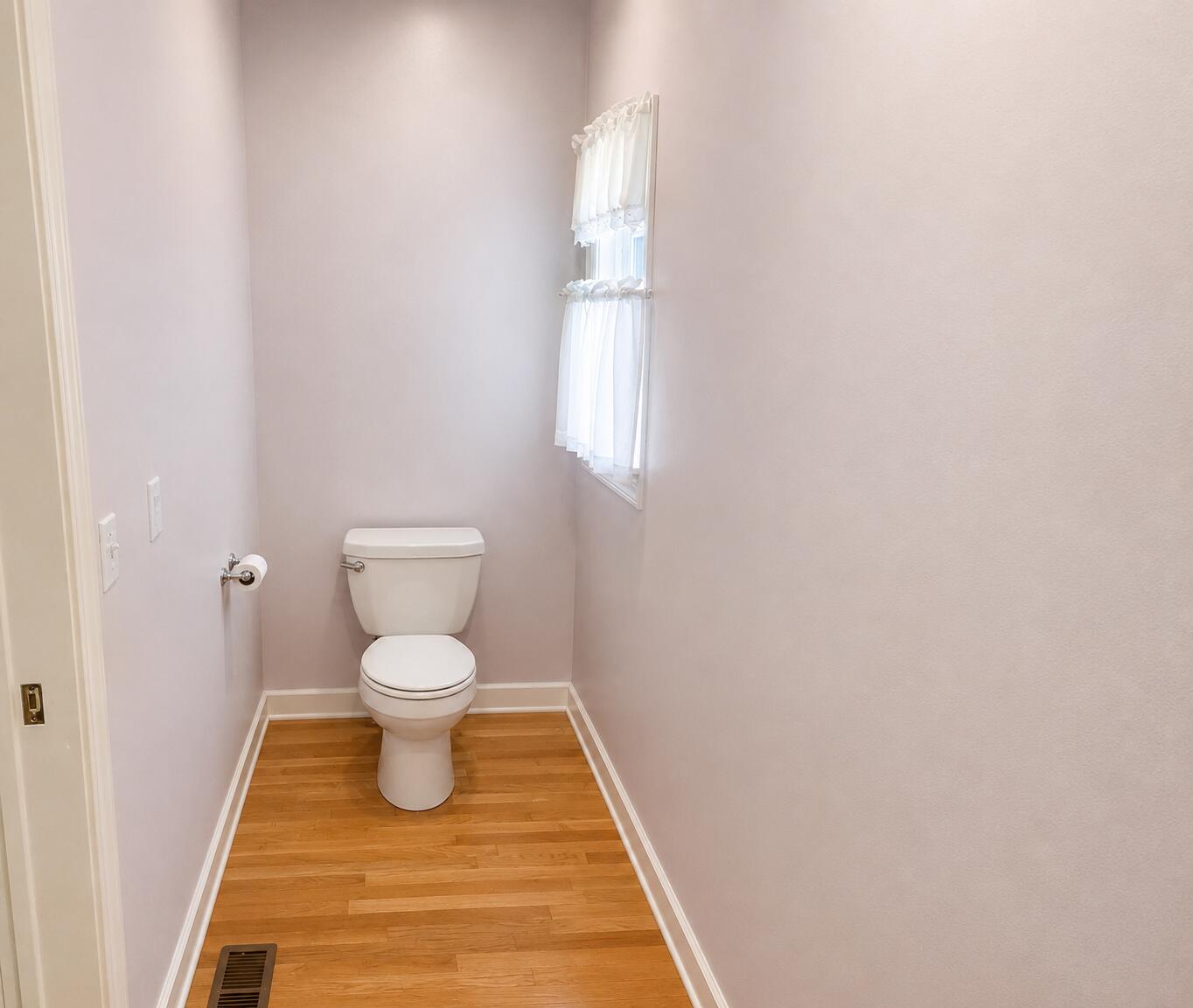 2016 Timberlake Road Branson, MO 65616 - Photo 48 of 75 Main Level Hall Bath