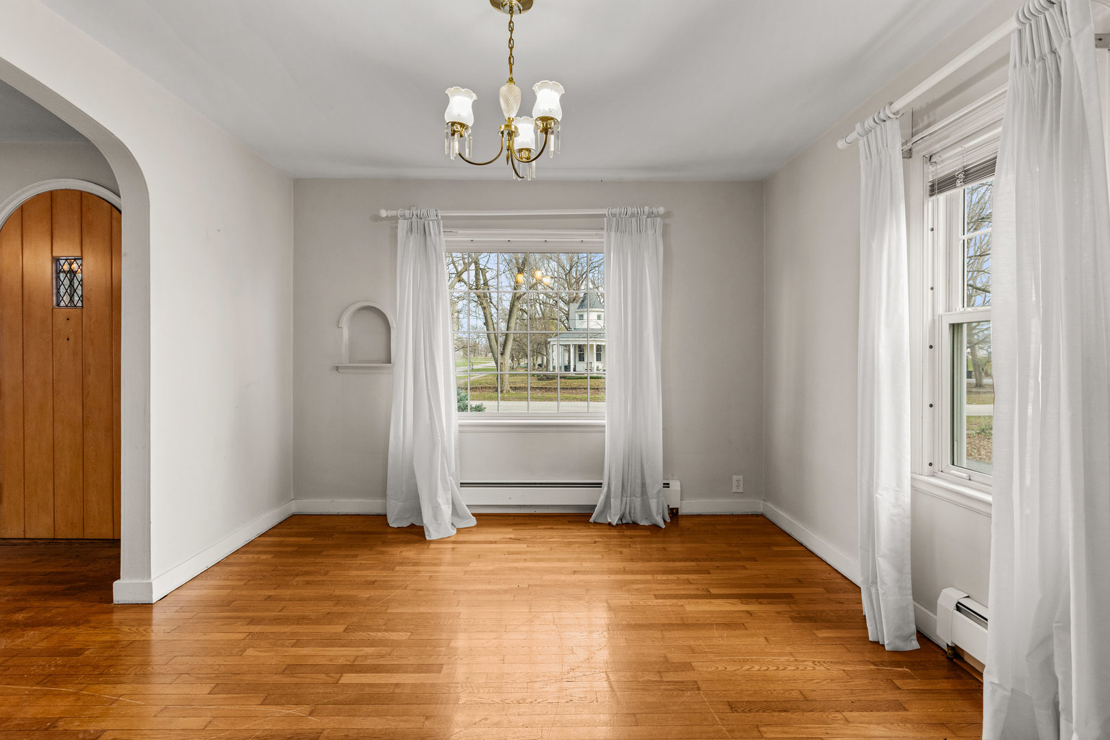 400 East 3rd Street Brocton, IL 61917 - Photo 12 of 54 a view of an empty room with a window