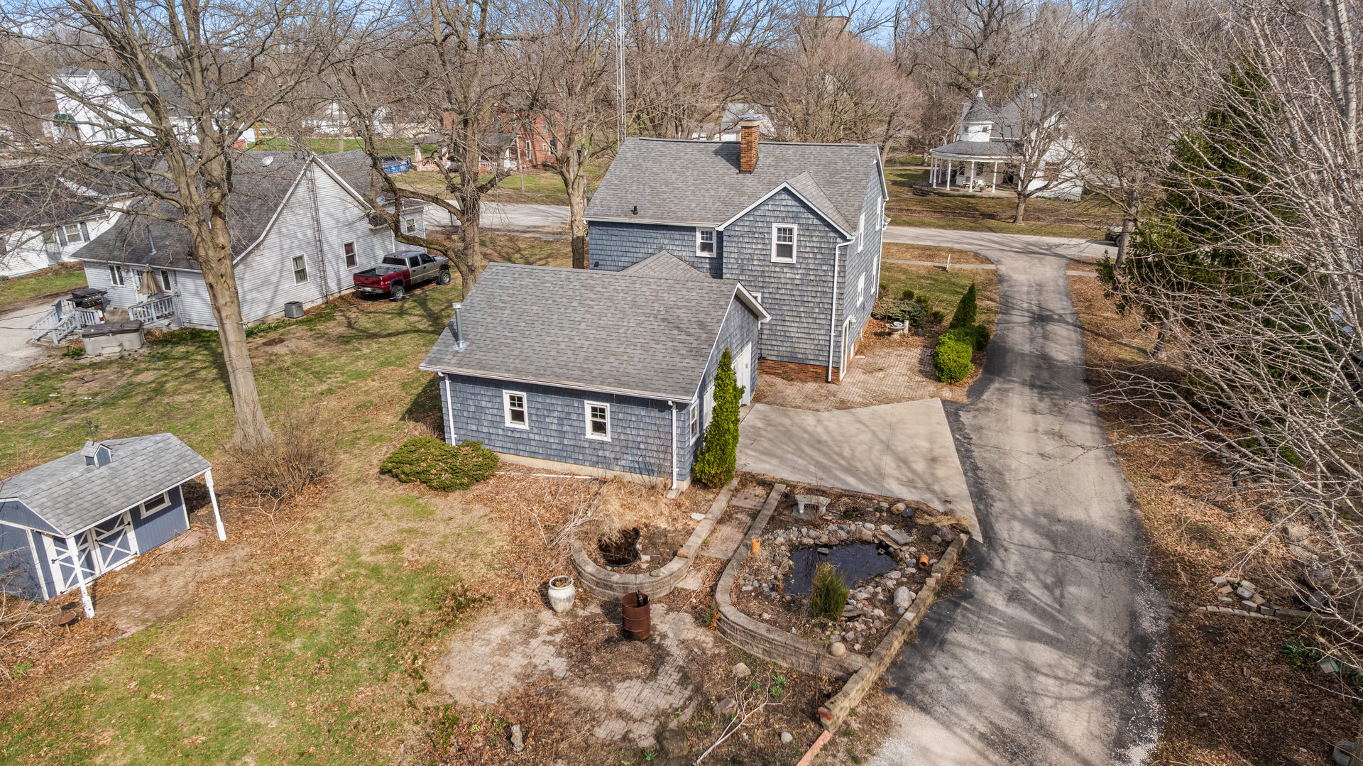 400 East 3rd Street Brocton, IL 61917 - Photo 35 of 54 a aerial view of a house with a yard