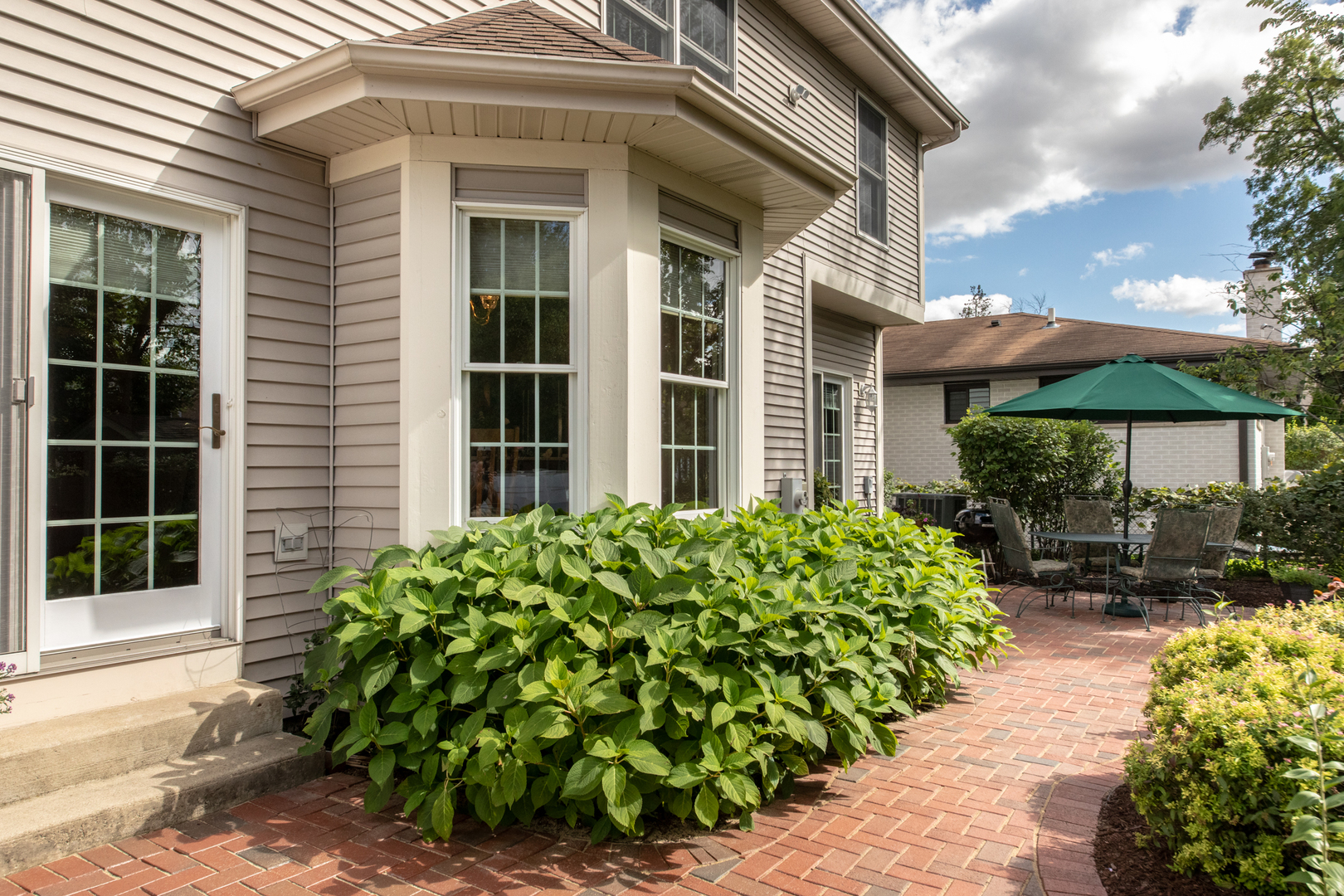 408 North Seminary Avenue Park Ridge, IL 60068 - Photo 3 of 26 a view of a house with potted plants