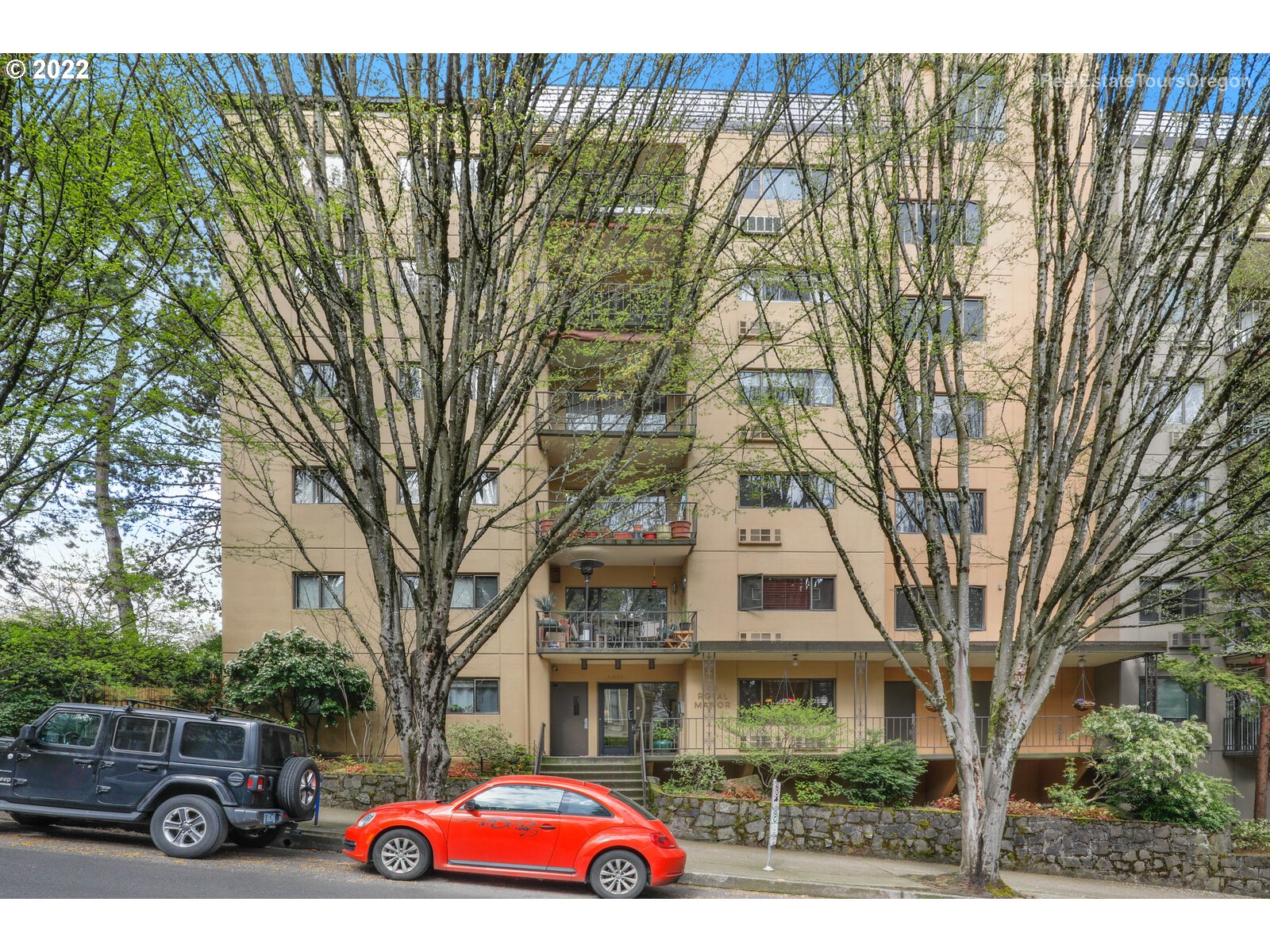 2021 Southwest Main Street, Unit 27 Portland, OR 97205 - Photo 1 of 32 Gallery Image 1