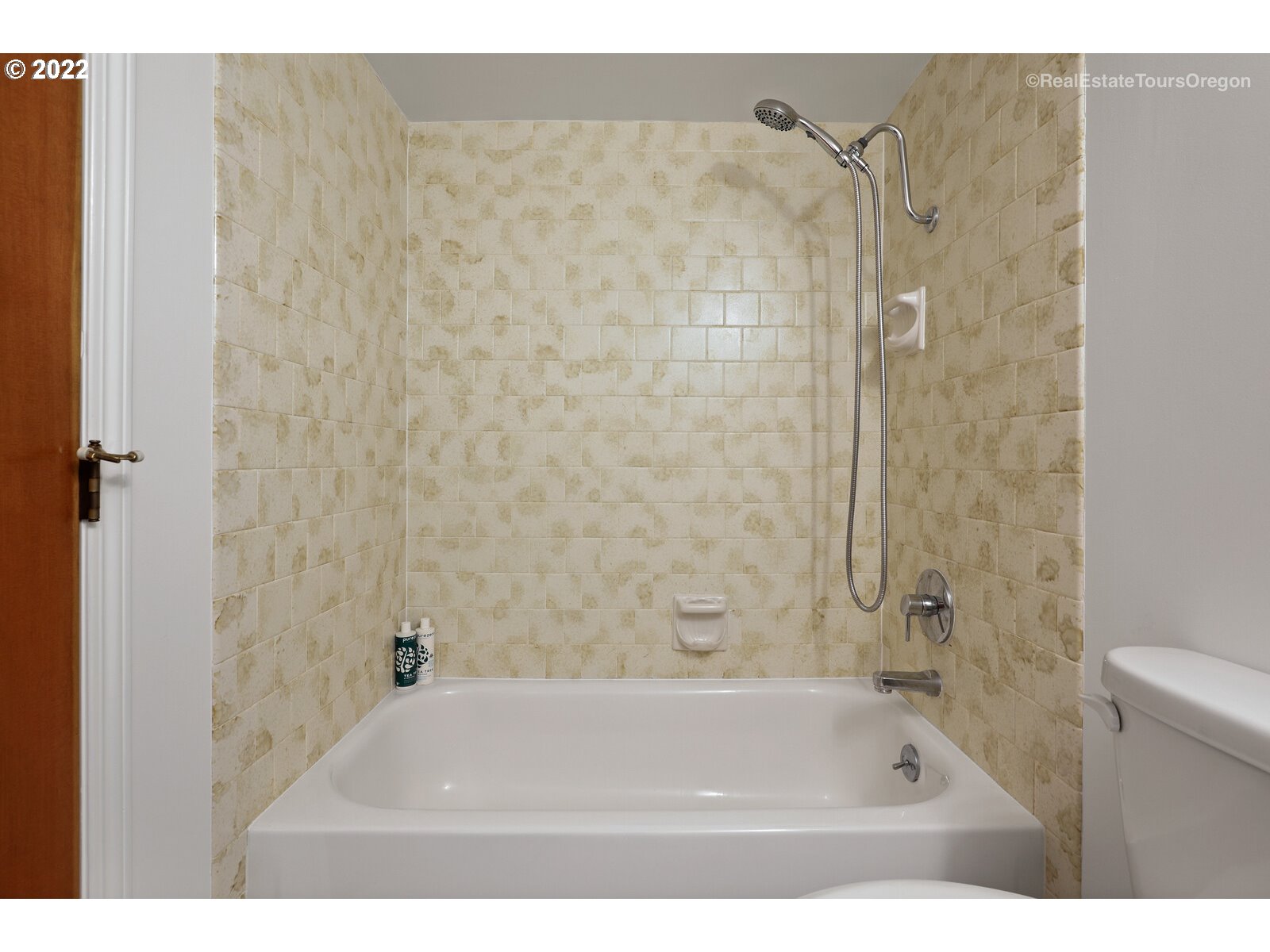 2021 Southwest Main Street, Unit 27 Portland, OR 97205 - Photo 23 of 32 Gallery Image 23