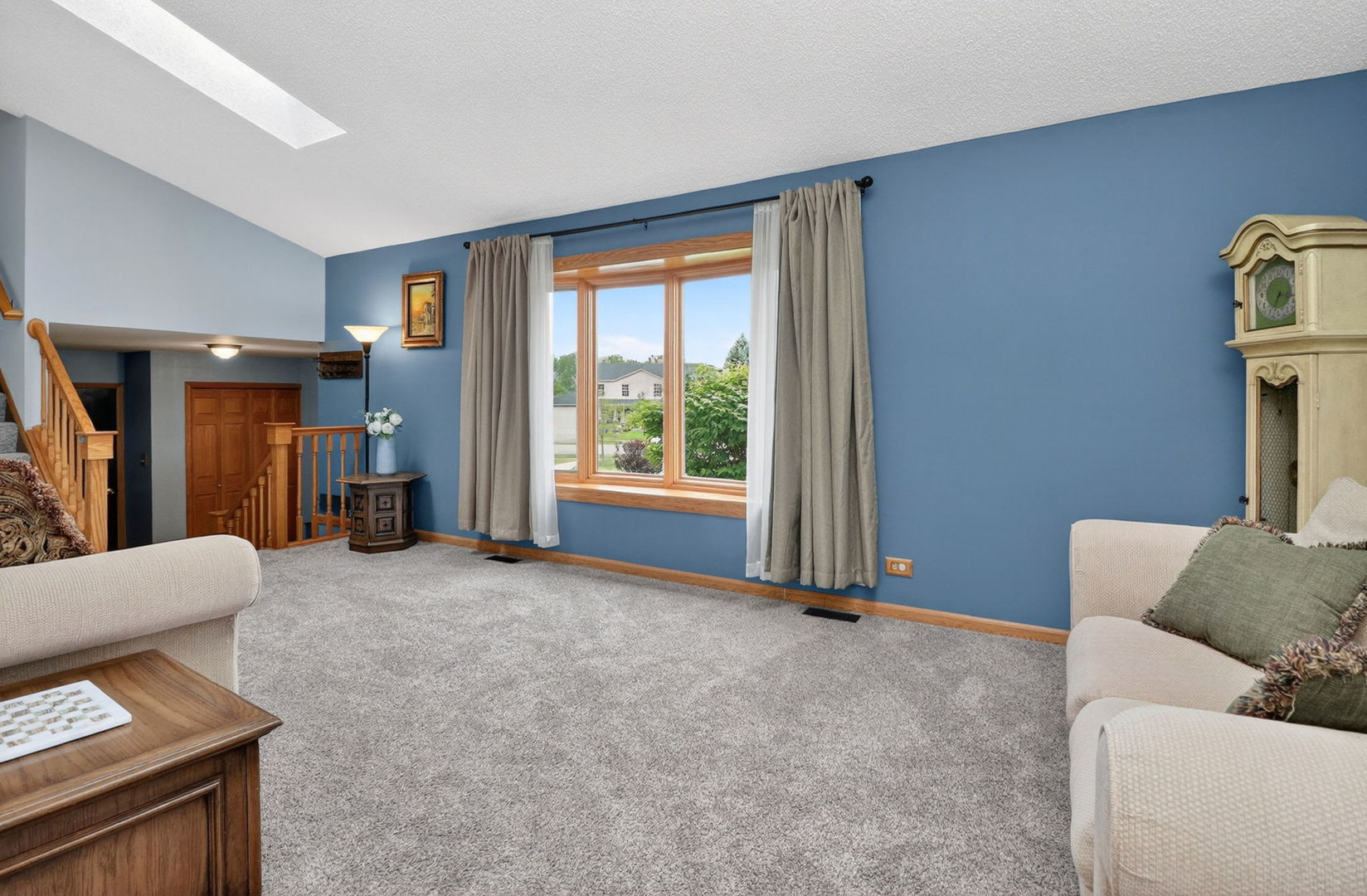 1001 Oak Ridge Drive Streamwood, IL 60107 - Photo 4 of 25