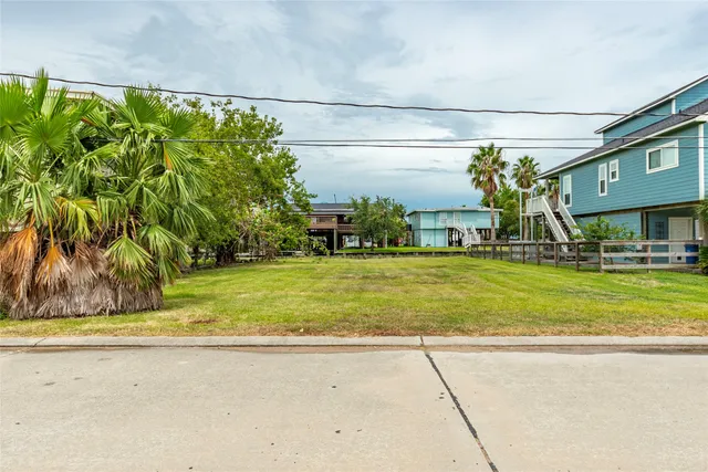 $249,000 | 1014 Aspen Road, Clear Lake Shores, TX 77565