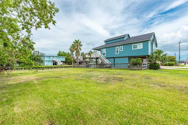 $249,000 | 1014 Aspen Road, Clear Lake Shores, TX 77565