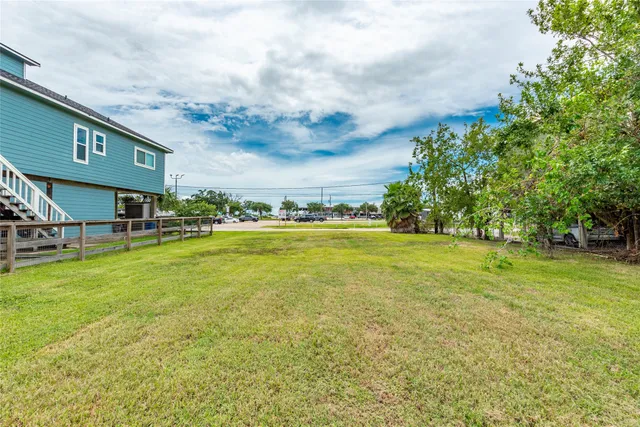 $249,000 | 1014 Aspen Road, Clear Lake Shores, TX 77565