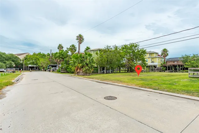 $249,000 | 1014 Aspen Road, Clear Lake Shores, TX 77565