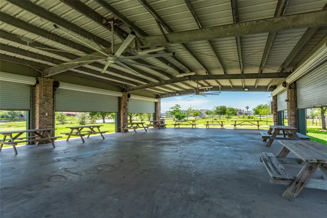 $249,000 | 1014 Aspen Road, Clear Lake Shores, TX 77565