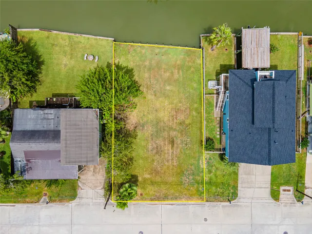 $249,000 | 1014 Aspen Road, Clear Lake Shores, TX 77565