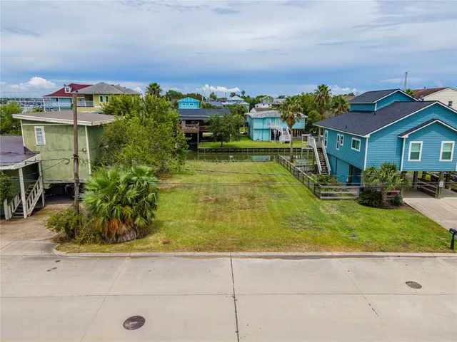 $249,000 | 1014 Aspen Road, Clear Lake Shores, TX 77565