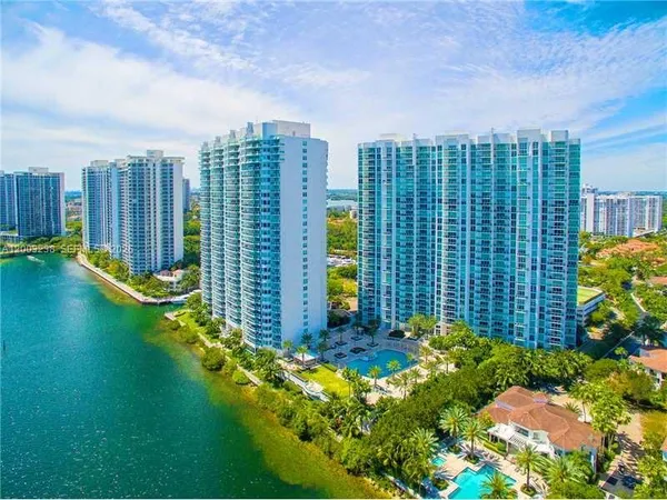$9,900 | 3201 Northeast 183rd Street, Unit 2502, Aventura, FL 33160