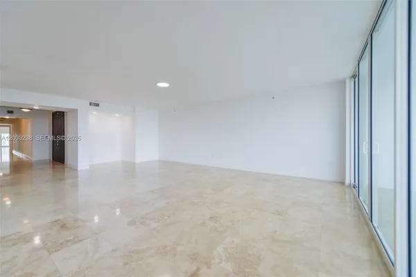 $9,900 | 3201 Northeast 183rd Street, Unit 2502, Aventura, FL 33160