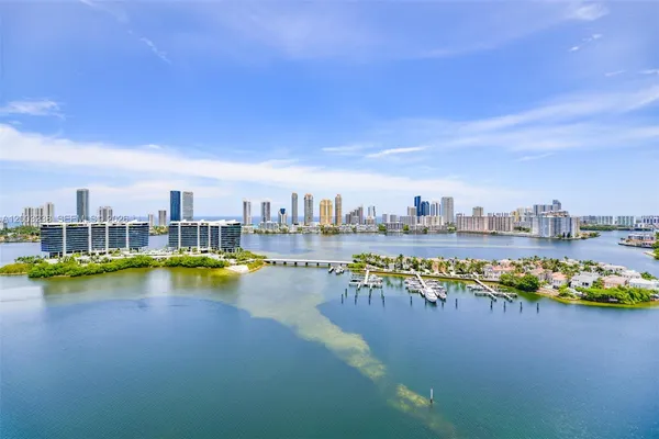 $9,900 | 3201 Northeast 183rd Street, Unit 2502, Aventura, FL 33160