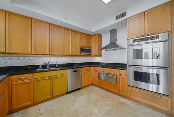 $9,900 | 3201 Northeast 183rd Street, Unit 2502, Aventura, FL 33160