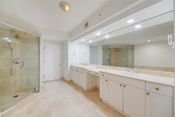 $9,900 | 3201 Northeast 183rd Street, Unit 2502, Aventura, FL 33160
