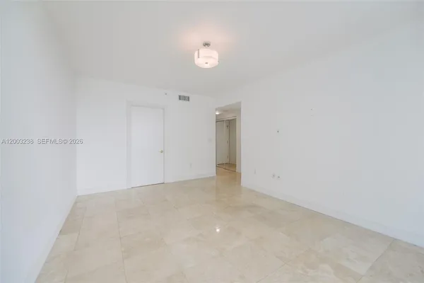 $9,900 | 3201 Northeast 183rd Street, Unit 2502, Aventura, FL 33160