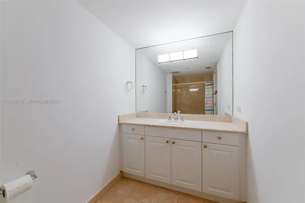 $9,900 | 3201 Northeast 183rd Street, Unit 2502, Aventura, FL 33160