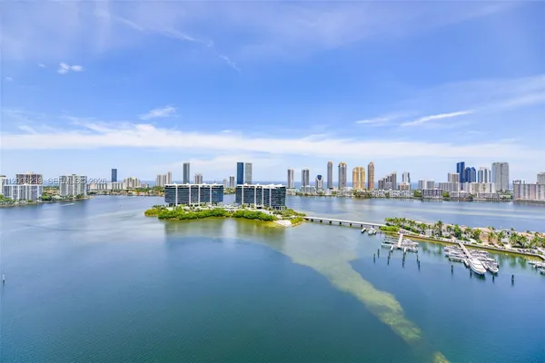 $9,900 | 3201 Northeast 183rd Street, Unit 2502, Aventura, FL 33160