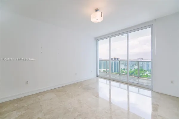 $9,900 | 3201 Northeast 183rd Street, Unit 2502, Aventura, FL 33160