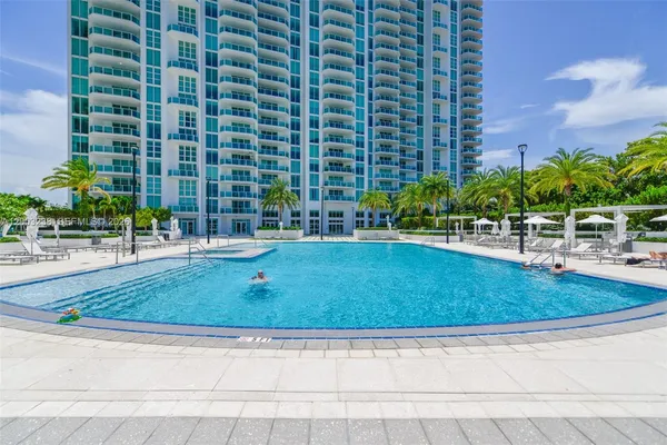 $9,900 | 3201 Northeast 183rd Street, Unit 2502, Aventura, FL 33160