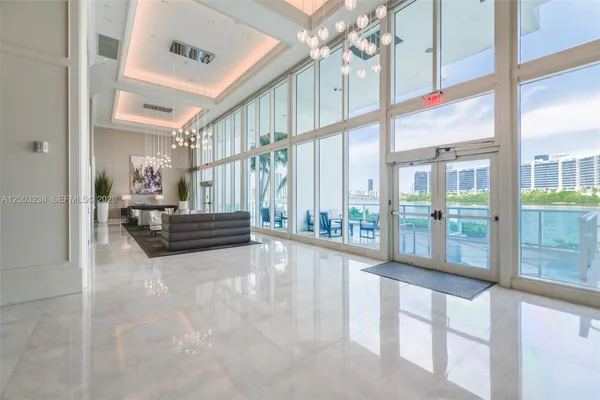 $9,900 | 3201 Northeast 183rd Street, Unit 2502, Aventura, FL 33160
