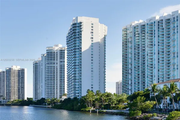 $9,900 | 3201 Northeast 183rd Street, Unit 2502, Aventura, FL 33160