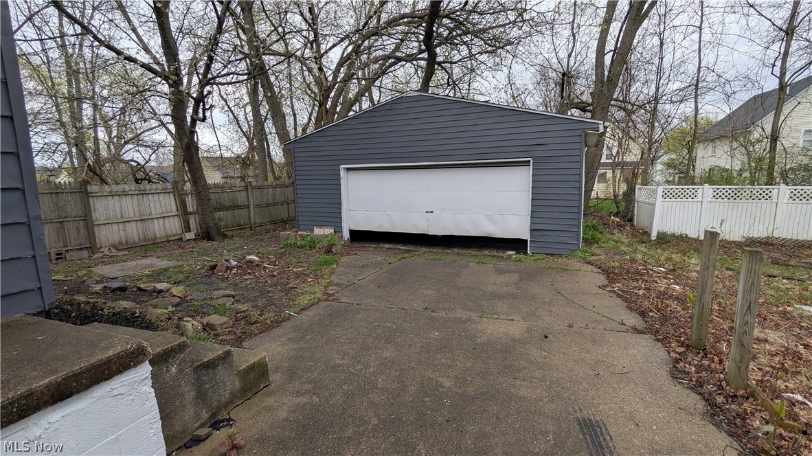 379 Homestead Street Akron, OH 44306 - Photo 3 of 45