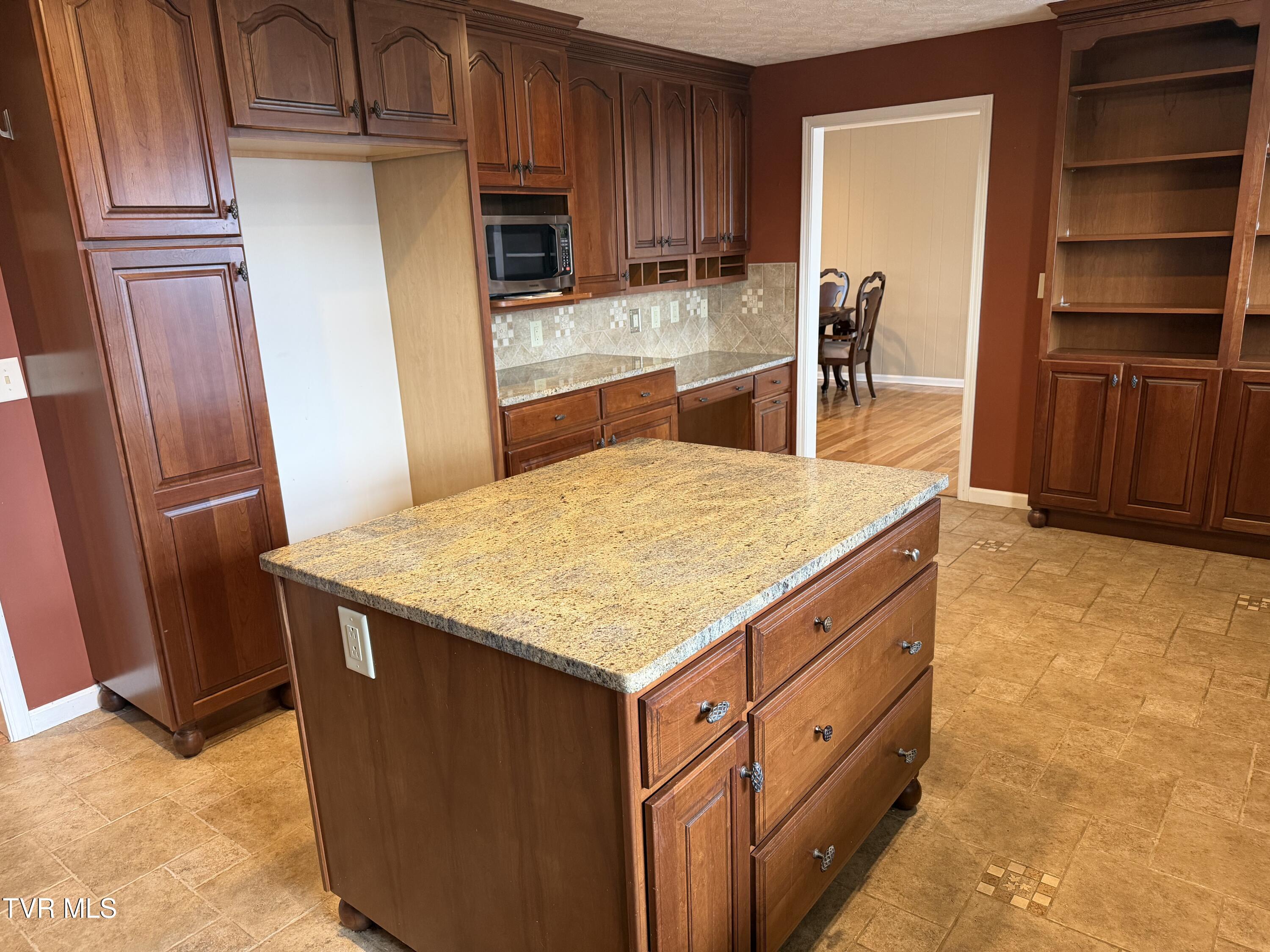 435 Matson Road Jonesborough, TN 37659 - Photo 5 of 33 IMG_8904