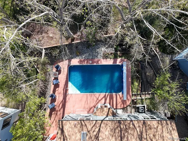 a view of an outdoor space