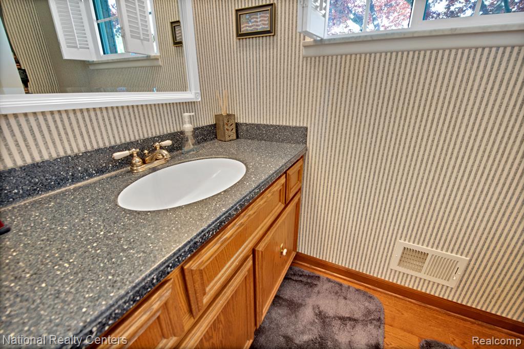855 Bridgestone Drive Rochester Hills, MI 48309 - Photo 26 of 41
