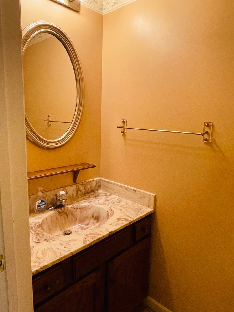 5090 Prairie Oak Road Gurnee, IL 60031 - Photo 7 of 14