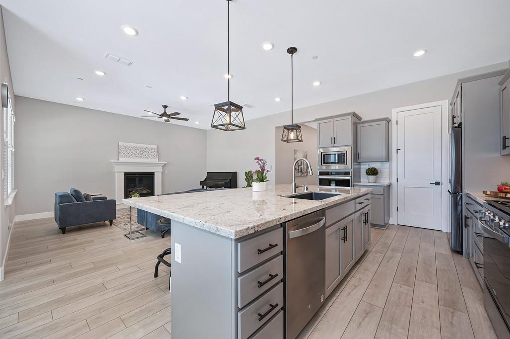 5033 Misty Ridge Drive Roseville, CA 95747 - Photo 9 of 37
