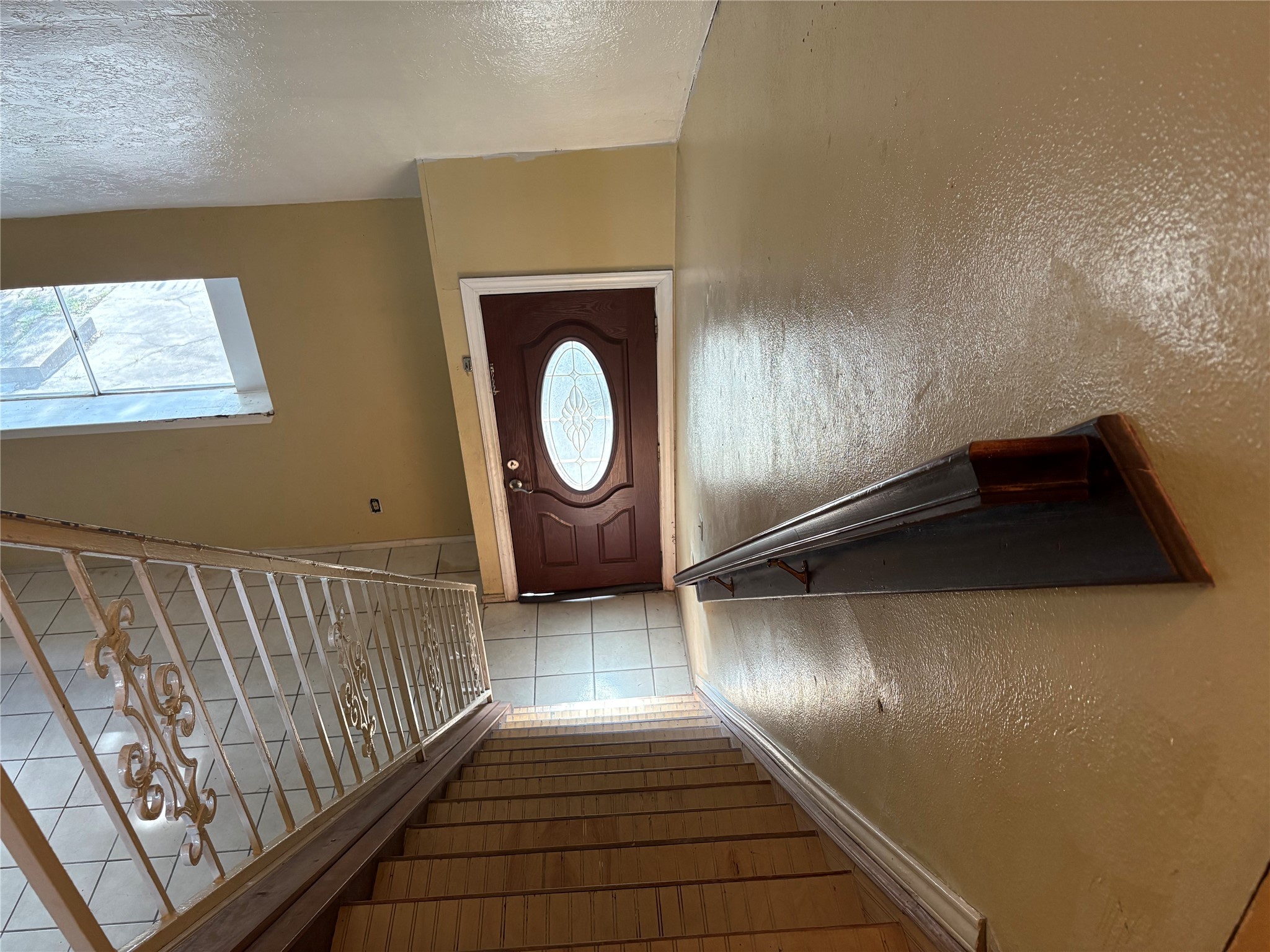2131 Campbell Road Houston, TX 77080 - Photo 14 of 39 a view of a hallway with wooden floor